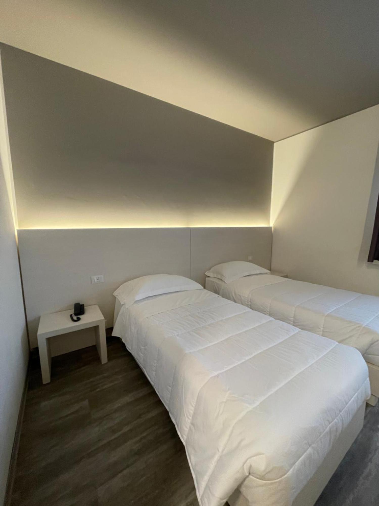 Hotel Albatros เมสเตร ภายนอก รูปภาพ