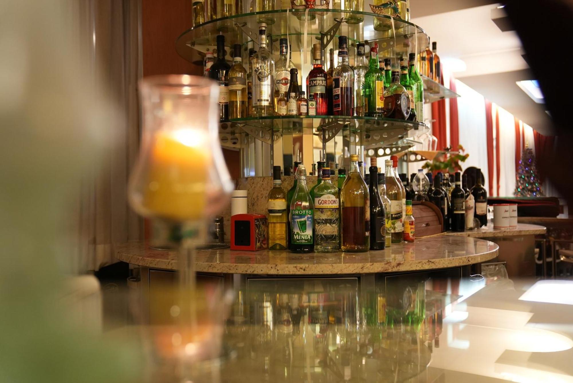 Hotel Albatros เมสเตร ภายนอก รูปภาพ
