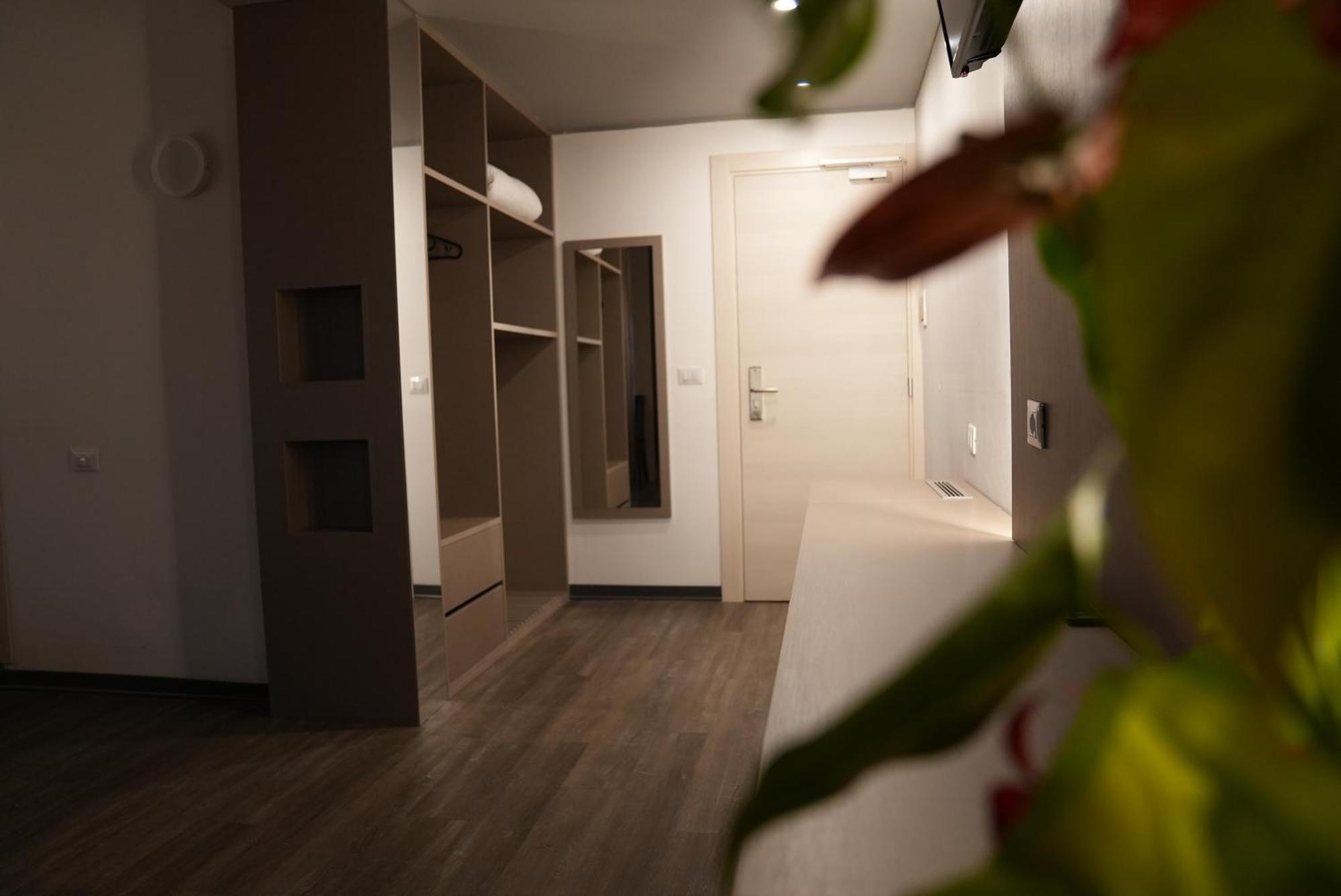 Hotel Albatros เมสเตร ภายนอก รูปภาพ