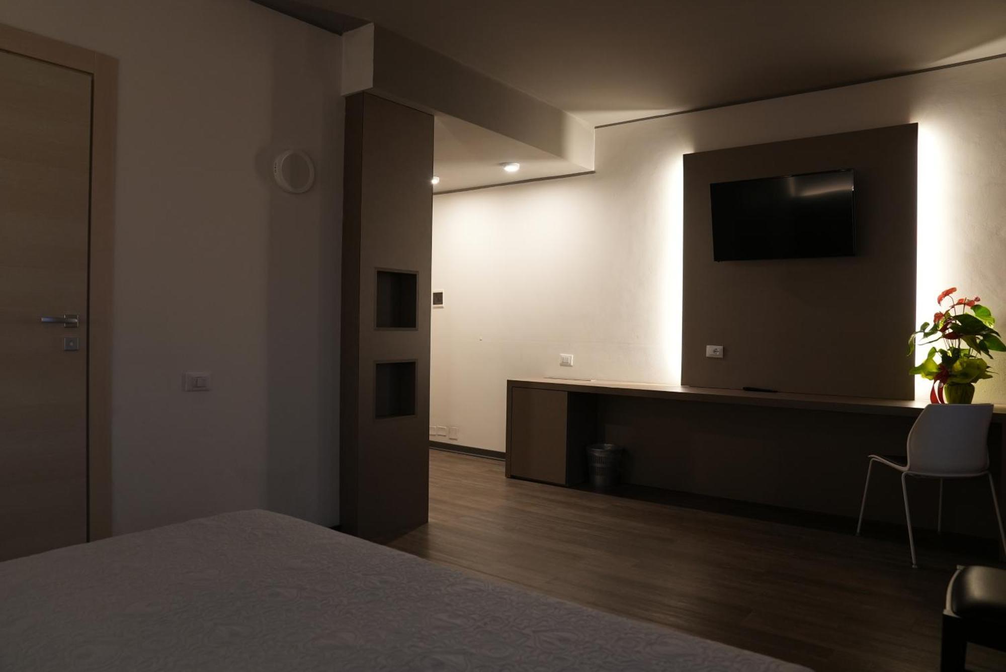 Hotel Albatros เมสเตร ภายนอก รูปภาพ