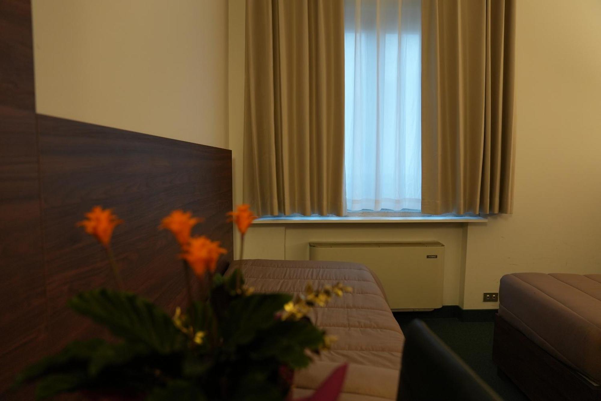 Hotel Albatros เมสเตร ภายนอก รูปภาพ