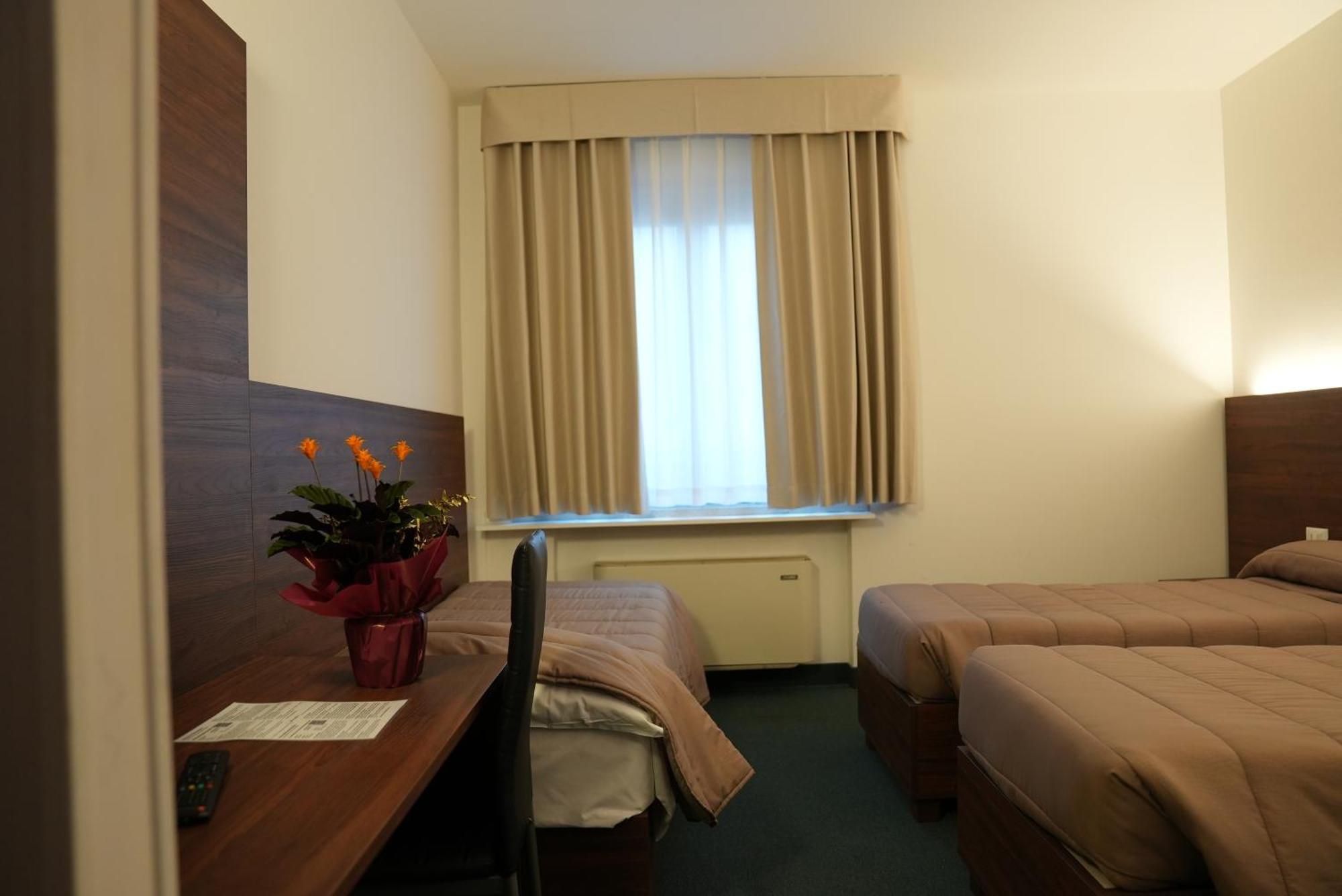 Hotel Albatros เมสเตร ภายนอก รูปภาพ